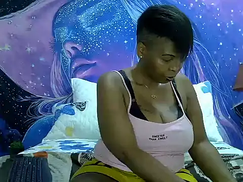Snapshot of BlackBeautyJuXx chatting on June 19, 2026, 4:00 pm BlackBeautyJuXx online show from June 19, 2026, 4:00 pm