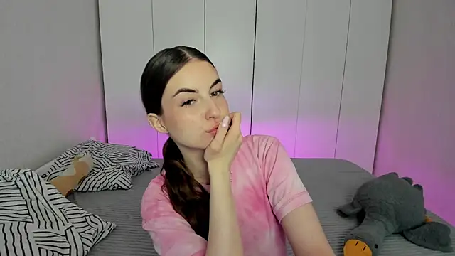 Snapshot of kelly_sallazar chatting on May 13, 2026, 10:45 am kelly sallazar online show from May 13, 2026, 10:45 am