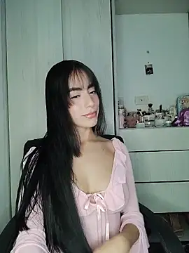 Alejandraa02 online show from June 3, 2026, 11:43 pm