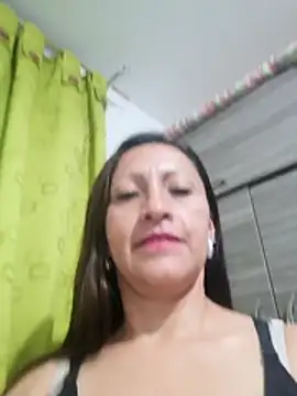 Snapshot of Vely_ chatting on June 8, 2026, 3:40 am Vely online show from June 8, 2026, 3:40 am