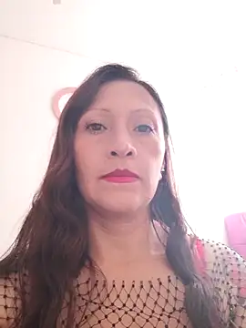 Snapshot of Vely_ chatting on July 9, 2026, 8:35 pm Vely online show from July 9, 2026, 8:35 pm