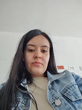 Snapshot of HollyMoon_ chatting on May 18, 2026, 3:51 pm HollyMoon online show from May 18, 2026, 3:51 pm