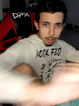 Snapshot of safadabsol chatting on June 4, 2026, 9:10 pm safadabsol online show from June 4, 2026, 9:10 pm