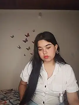 Snapshot of MiiaHott_W chatting on May 26, 2026, 2:57 pm MiiaHott W online show from May 26, 2026, 2:57 pm