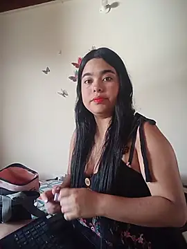 Snapshot of MiiaHott_W chatting on July 10, 2026, 6:43 pm MiiaHott W online show from July 10, 2026, 6:43 pm