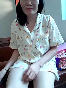 Snapshot of -Trici- chatting on June 11, 2026, 1:16 am -Trici- online show from June 11, 2026, 1:16 am
