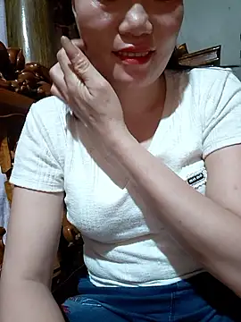 Snapshot of -Trici- chatting on June 18, 2026, 10:25 pm -Trici- online show from June 18, 2026, 10:25 pm