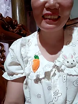 Snapshot of -Trici- chatting on June 20, 2026, 11:24 am -Trici- online show from June 20, 2026, 11:24 am