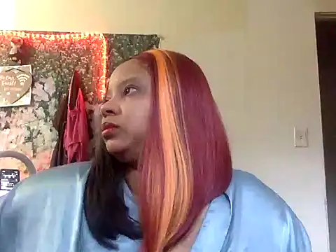 Snapshot of Fetiishjoiqueen chatting on May 29, 2026, 12:52 am Fetiishjoiqueen online show from May 29, 2026, 12:52 am