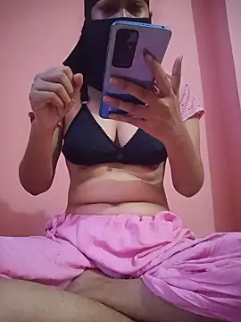 Nilpori2 online show from June 17, 2026, 2:36 am