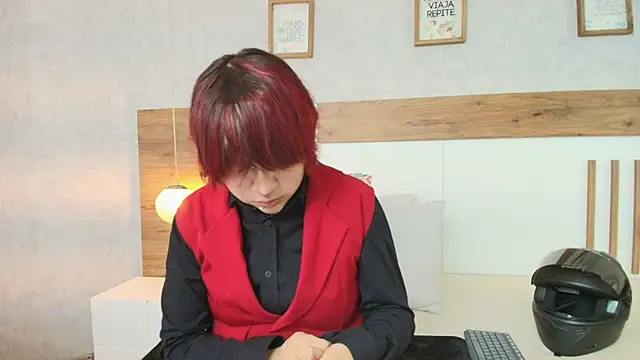 Snapshot of Bj_Olivine chatting on June 6, 2026, 8:13 pm Bj Olivine online show from June 6, 2026, 8:13 pm