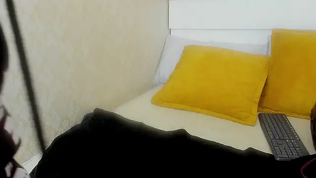 Snapshot of Bj_Olivine chatting on June 11, 2026, 8:40 pm Bj Olivine online show from June 11, 2026, 8:40 pm