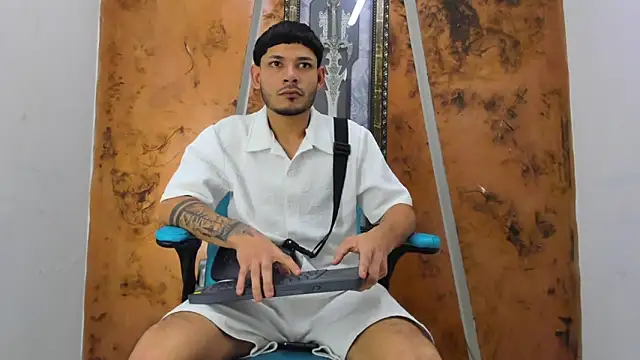 Snapshot of Sexy_Boy203 chatting on May 27, 2026, 8:28 pm Sexy Boy203 online show from May 27, 2026, 8:28 pm
