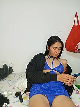Snapshot of Violet_glow chatting on August 8, 2026, 10:23 pm Violet glow online show from August 8, 2026, 10:23 pm