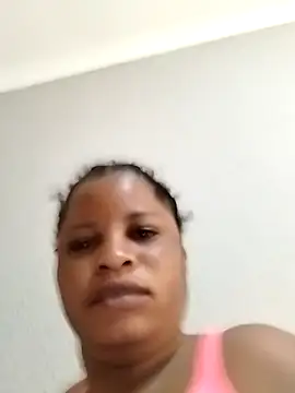 Snapshot of JuicyHoney_01 chatting on June 28, 2026, 5:35 am JuicyHoney 01 online show from June 28, 2026, 5:35 am