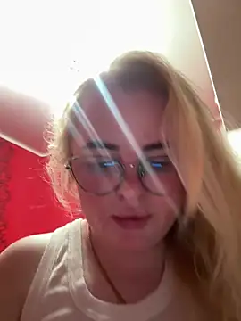 Snapshot of Jenifer_mis chatting on May 13, 2026, 1:08 pm Jenifer mis online show from May 13, 2026, 1:08 pm