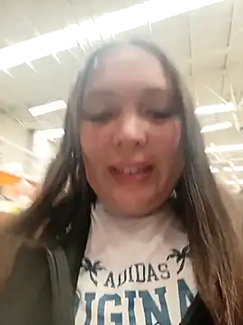 Snapshot of Alyssa_14 chatting on May 23, 2026, 8:35 pm Alyssa 14 online show from May 23, 2026, 8:35 pm