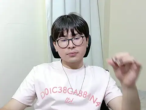 Snapshot of kuromi_boy chatting on June 24, 2026, 3:05 am kuromi boy online show from June 24, 2026, 3:05 am