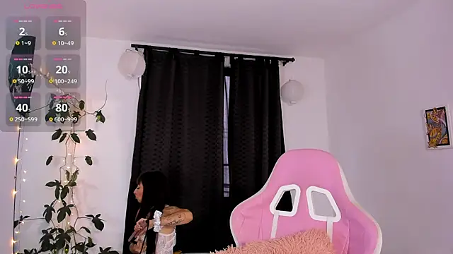 Snapshot of holyhudson chatting on June 23, 2026, 12:25 pm holyhudson online show from June 23, 2026, 12:25 pm