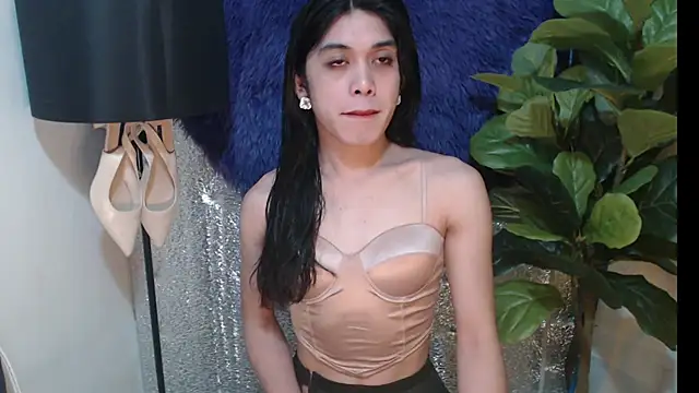RoseAmarie online show from June 3, 2026, 2:33 pm
