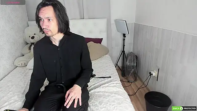 CalvinChapman online show from July 17, 2026, 3:13 am