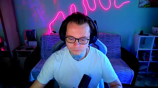 MeLanXolik online show from June 9, 2026, 8:26 am