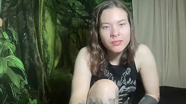 mo0ngoddess online show from January 16, 2025, 5:21 am