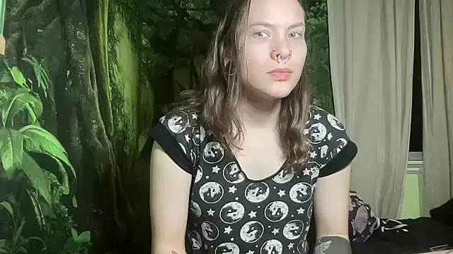 mo0ngoddess online show from January 18, 2025, 7:38 am