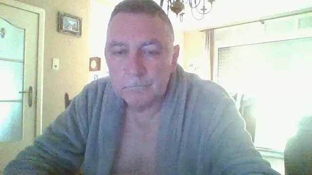 Snapshot of edje59a chatting on March 4, 2025, 7:08 am edje59a online show from March 4, 2025, 7:08 am