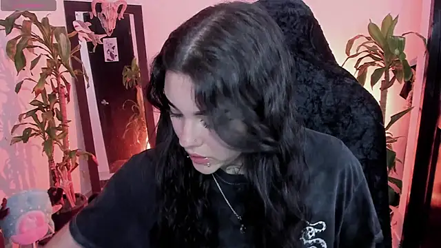 Snapshot of MissCharlottte_18 chatting on June 3, 2026, 3:20 am MissCharlottte 18 online show from June 3, 2026, 3:20 am