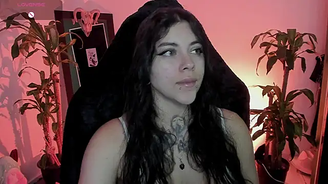 Snapshot of MissCharlottte_18 chatting on July 8, 2026, 4:06 am MissCharlottte 18 online show from July 8, 2026, 4:06 am