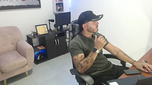 Thiago 420 online show from May 25, 2026, 11:00 pm