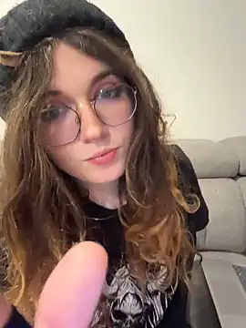 cutypiefull online show from May 15, 2026, 11:01 pm