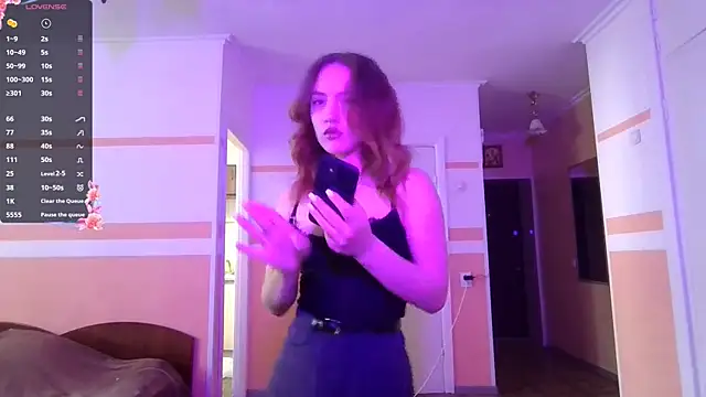 JulianeHedgpeth online show from June 1, 2026, 11:23 am