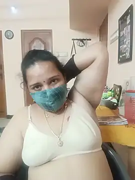 Snapshot of pirainilla chatting on June 4, 2026, 5:35 am pirainilla online show from June 4, 2026, 5:35 am