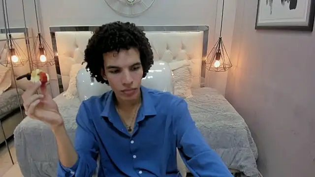 Snapshot of felix_haze chatting on May 20, 2026, 5:30 pm felix haze online show from May 20, 2026, 5:30 pm