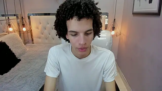 Snapshot of felix_haze chatting on May 26, 2026, 5:42 pm felix haze online show from May 26, 2026, 5:42 pm