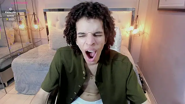 Snapshot of felix_haze chatting on May 27, 2026, 6:05 pm felix haze online show from May 27, 2026, 6:05 pm