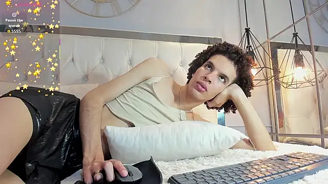 Snapshot of felix_haze chatting on July 15, 2026, 6:02 pm felix haze online show from July 15, 2026, 6:02 pm