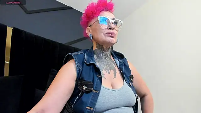 Snapshot of mistress_sandy chatting on July 11, 2026, 8:55 pm mistress sandy online show from July 11, 2026, 8:55 pm