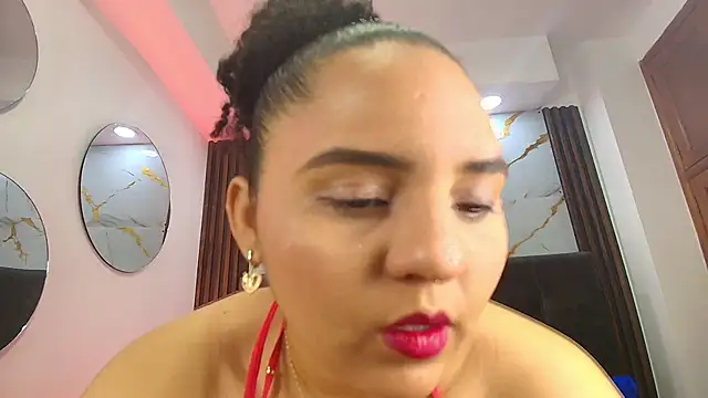 Snapshot of Sol__Latina chatting on May 19, 2026, 11:38 am Sol Latina online show from May 19, 2026, 11:38 am