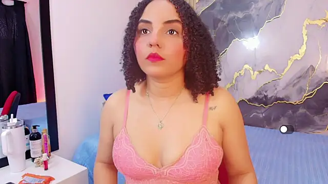 Snapshot of Sol__Latina chatting on May 29, 2026, 2:04 pm Sol Latina online show from May 29, 2026, 2:04 pm