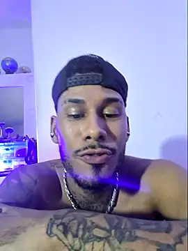 Snapshot of boyzac_ chatting on June 1, 2026, 6:59 am boyzac online show from June 1, 2026, 6:59 am