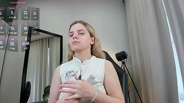 Snapshot of Sofia_Bliss_ chatting on May 31, 2026, 6:53 am Sofia Bliss online show from May 31, 2026, 6:53 am