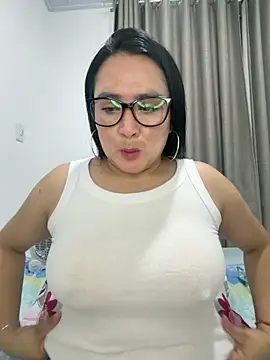 Snapshot of rousee69_ chatting on May 21, 2026, 10:00 am rousee69 online show from May 21, 2026, 10:00 am