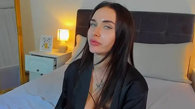 KellyWhites online show from June 21, 2026, 6:38 am