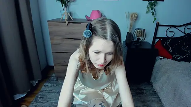Snapshot of EstellaZion chatting on July 12, 2026, 8:27 am EstellaZion online show from July 12, 2026, 8:27 am