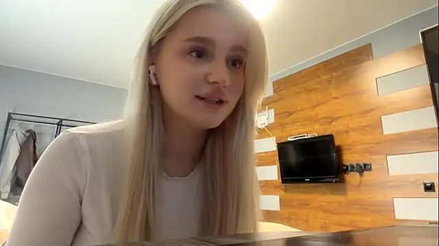 Snapshot of TiffanieSluyter chatting on May 14, 2026, 6:04 pm TiffanieSluyter online show from May 14, 2026, 6:04 pm
