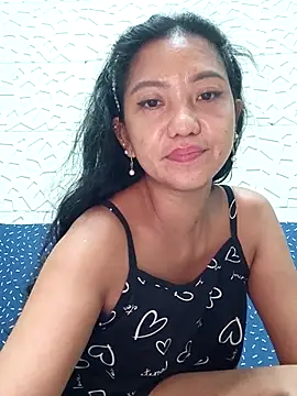Snapshot of tinahturndo chatting on May 16, 2026, 5:56 pm tinahturndo online show from May 16, 2026, 5:56 pm