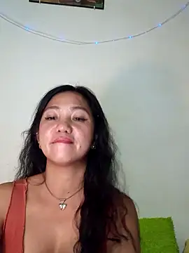 Snapshot of tinahturndo chatting on July 23, 2026, 5:55 pm tinahturndo online show from July 23, 2026, 5:55 pm